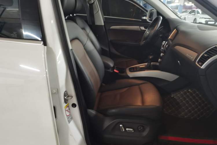 Used Audi Q5 2017 Plus 40 TFSI Ambition Model