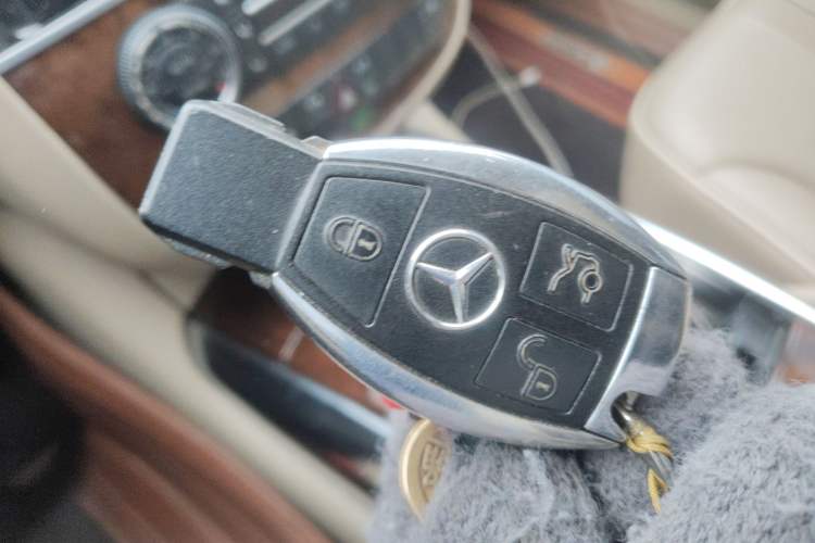 Used Mercedes-Benz R-Class 2010 R 350 L 4MATIC