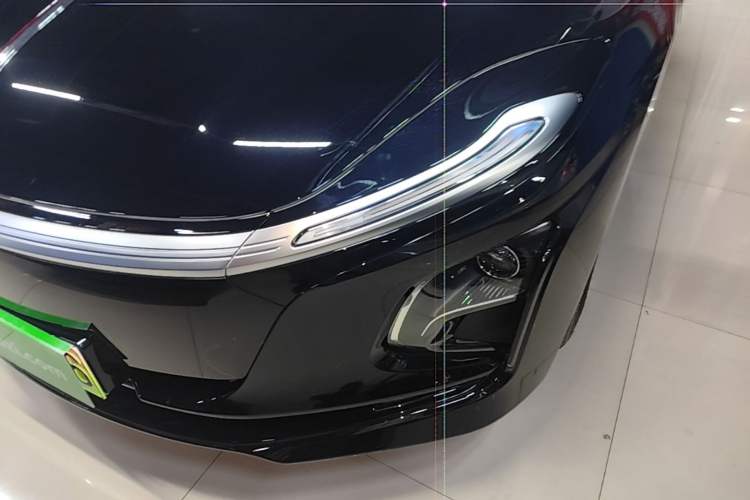 Used Hongqi E-QM5 2025 610 km PLUS