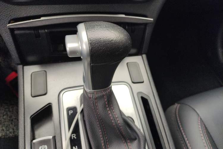 Used Haval H6 Coupe 2018 Red-Label 1.5T Automatic Two-Wheel Drive Luxury Model
