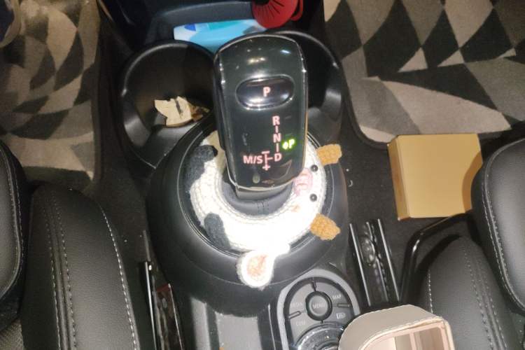 Used MINI 2023 1.5T COOPER Artist Five-Door Edition Gear Lever