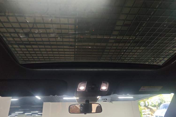 Used Kia KX7 2017 2.0T Automatic Two-Wheel Drive GLS 7-Seater
