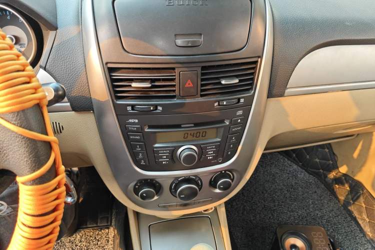 Used Buick Excelle 2011 1.6LX-AT Audio And AC Panel