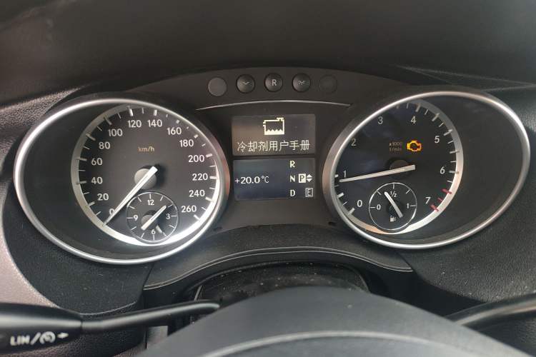 Used Mercedes-Benz R-Class 2014 R 320 4MATIC Business Model Instrument Cluster