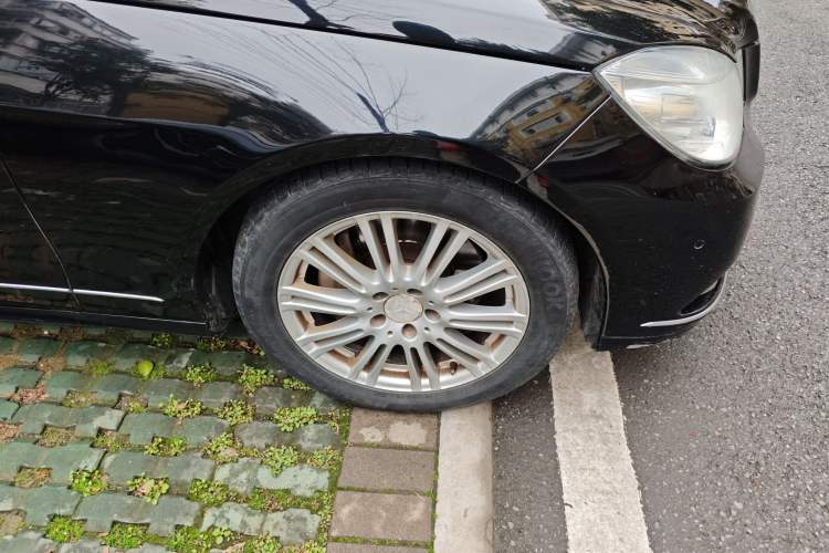 Used Mercedes-Benz E-Class 2013 E 260 L CGI Elegant Model
