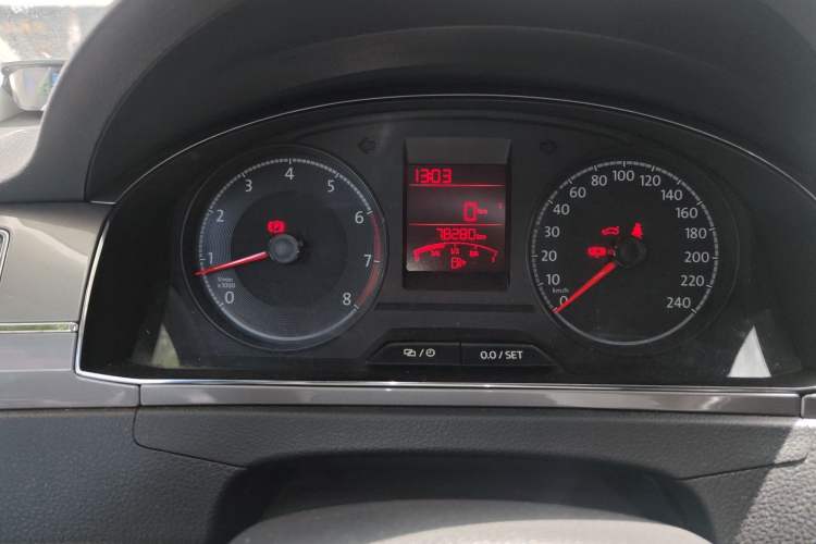 Used Volkswagen Santana 2016 1.6L Manual Comfort Edition
