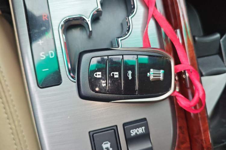 Used Toyota Crown 2012 2.5L Royal