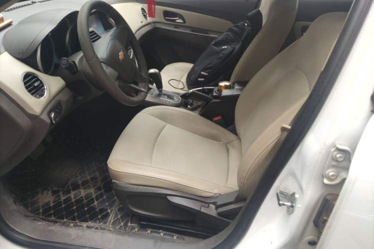 Used Chevrolet Cruze 2015 1.5L Classic SE AT Left Front Seat