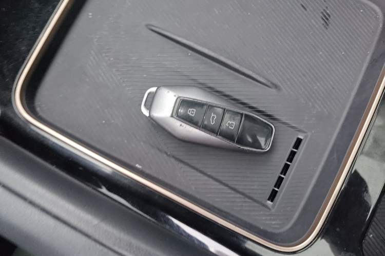 Used iCAR 03 2024 401km Two-Wheel Drive Standard Advanced Version Vehicle Key