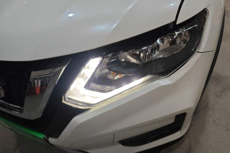 Used Nissan X-Trail 2019 2.0L CVT Smart Connect Comfort Edition 2WD Left Front Headlight