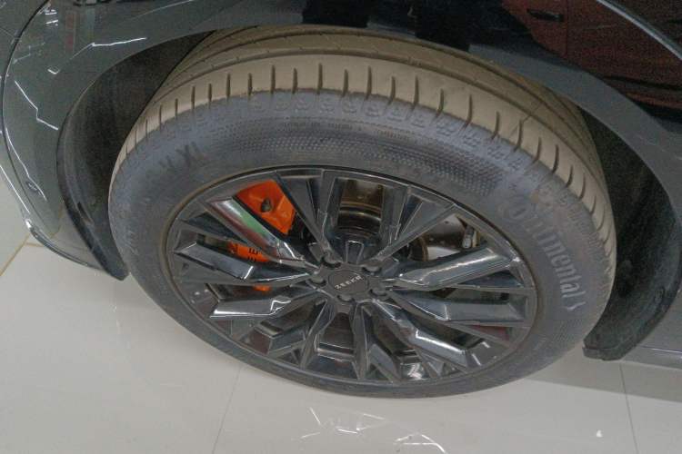 Used Zeekr 7X 2025 100 kWh Long-Range Rear-Wheel Drive with Intelligent Driving Features