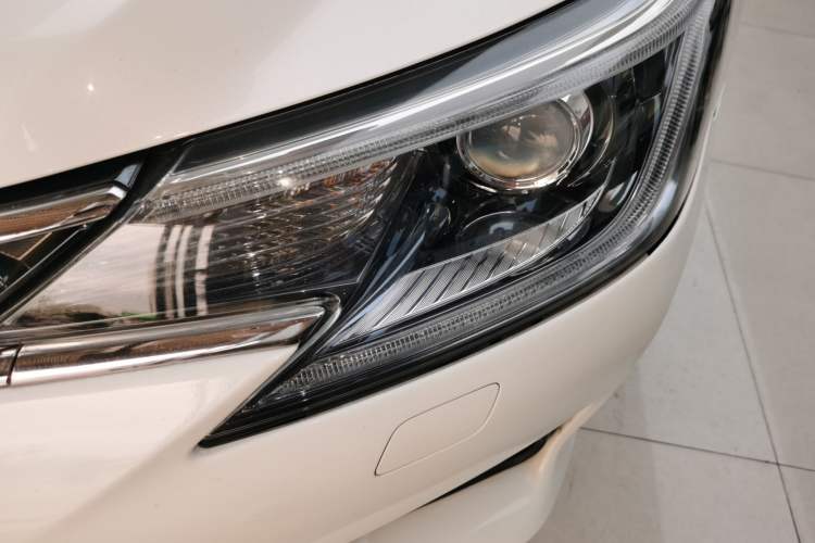 Used Toyota Reiz 2013 2.5V Shangrui Edition Left Front Headlight