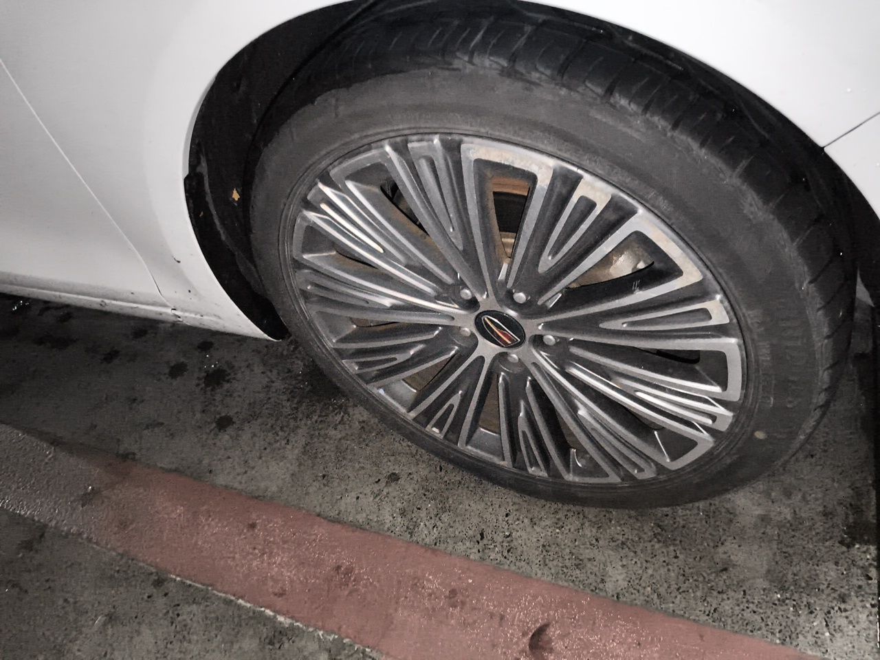 Hongqi H5 2022 Classic Model Facelift 1.8T Automatic Smart Connect Flagship Edition - Chinese Trim Xiang — снимка 8
