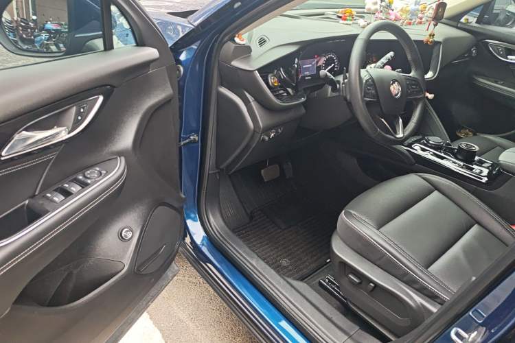 Used Buick Envision 2023 Encore Plus 652T Five-Seat Luxury Model Driver Seat