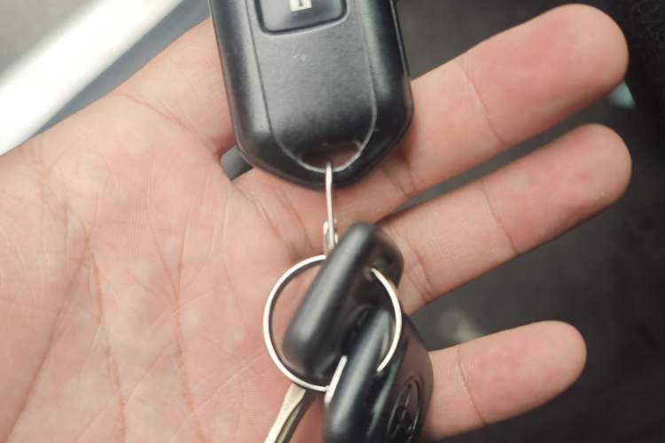 Used Toyota YARiS L Zhi Xuan 2020 X-Trail X 1.5L CVT Leading Edition Vehicle Key