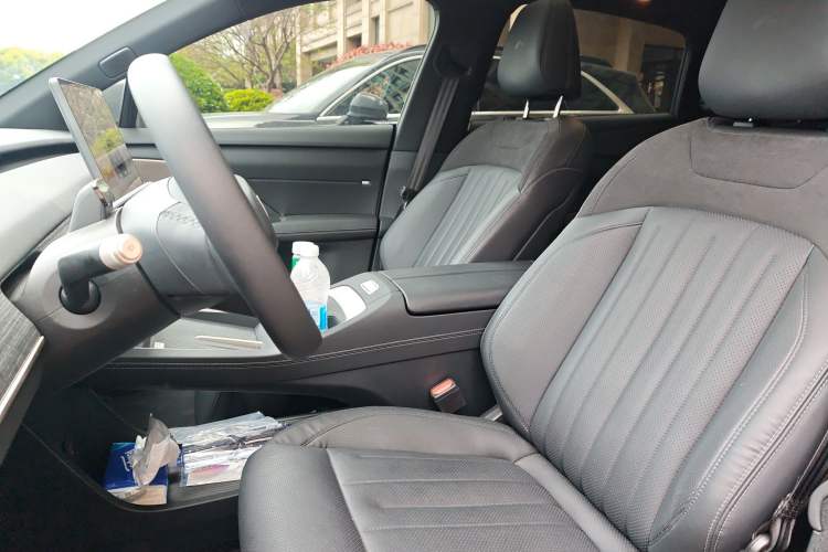 Used ONVO L60 2024 60 kWh Rear-Drive Version