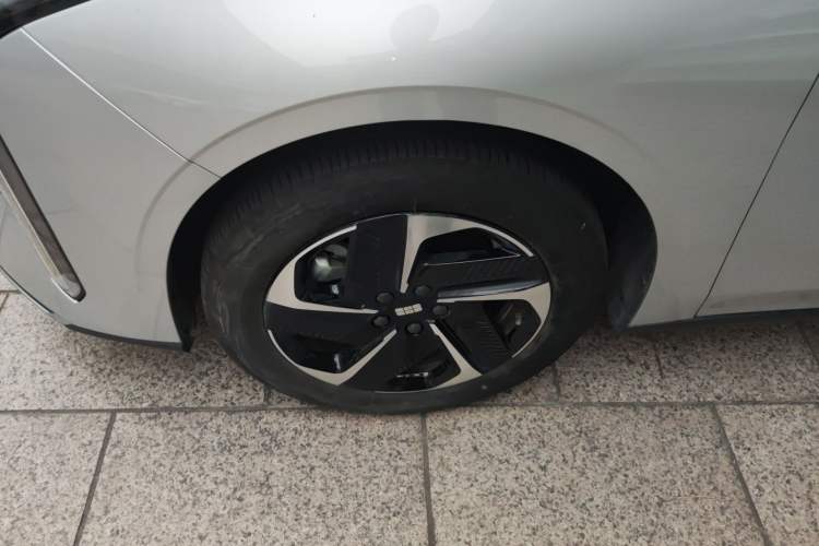 Used Geely Galaxy L6 2025 EM-i 140km Starship Edition
