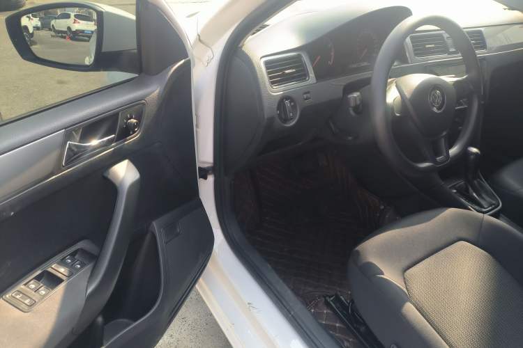 Used Volkswagen Santana 2015 Haval H6 1.6L Automatic Luxury Model
