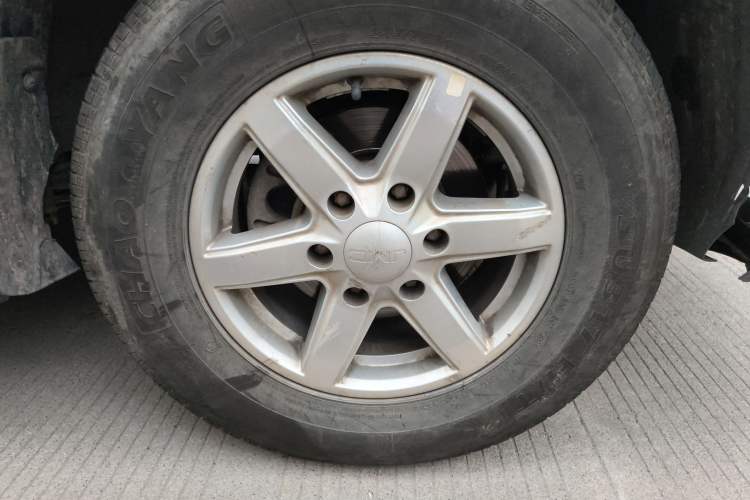 Used JMC Baodian 2020 2.5T Diesel Two-Wheel Drive Comfort Edition Standard Wheelbase JX4D25A6L Right Front Wheel Hub