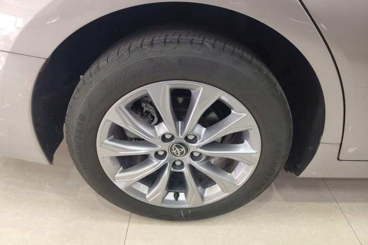 Used Toyota Avalon 2024 Dual-Motor 2.0L Premium Edition Right Rear Wheel Hub