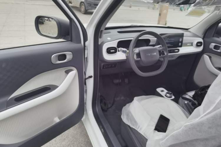 Used Geely Galaxy Panda 2025 210 km – Yuanqi Bear Driver Seat