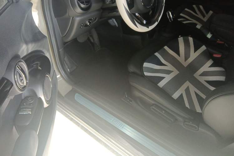 Used MINI MINI 2020 1.5T COOPER Classic Edition