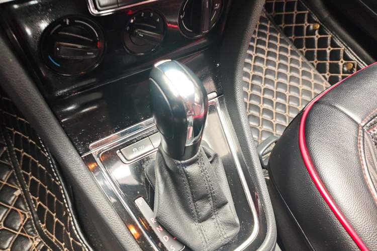 Used Volkswagen Bora 2015 Qihui Edition 1.6L Automatic Fashion Model
