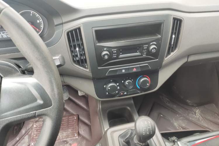 Used Wuling Rongguang New Truck 2023 1.5L Single-Row Base Version LAR Audio And AC Panel