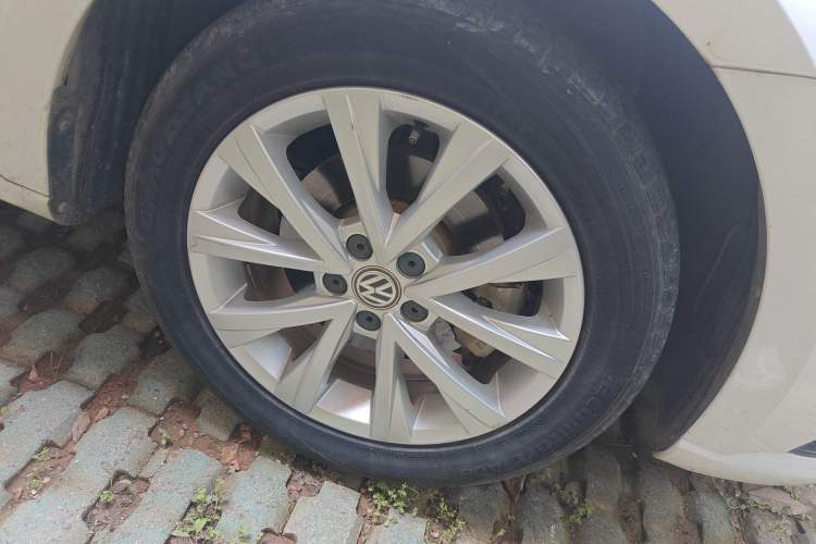 Used Volkswagen Lavida 2017 1.6L Automatic Comfort Edition
