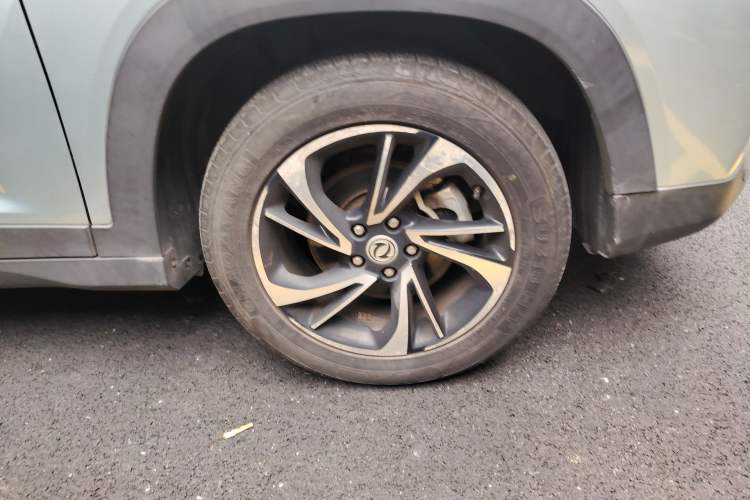 Used Dongfeng Fengon S560 2018 1.8L CVT Smart Connect 7-Seater Right Front Wheel Hub