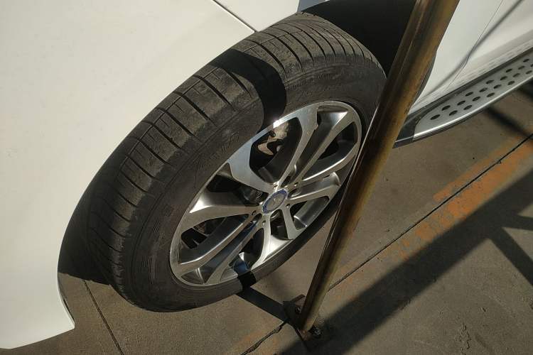 Used Mercedes-Benz GLE 2017 GLE 320 4MATIC Luxury Model
