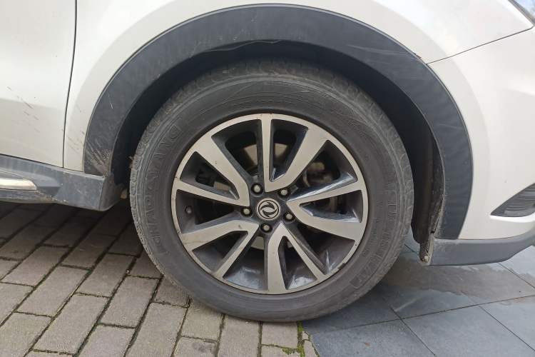 Used Dongfeng Fengon 580 2017 1.5T CVT Comfort Model Right Front Wheel Hub