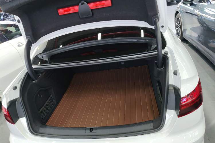 Used Audi A4L 2022 40 TFSI Luxury Dynamic Model