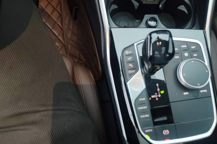 Used BMW 3 Series 2020 325Li First Edition Gear Lever