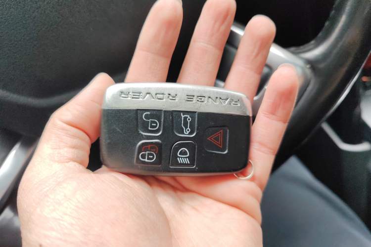 Used Land Rover Discovery 2017 3.0 SC V6 S
