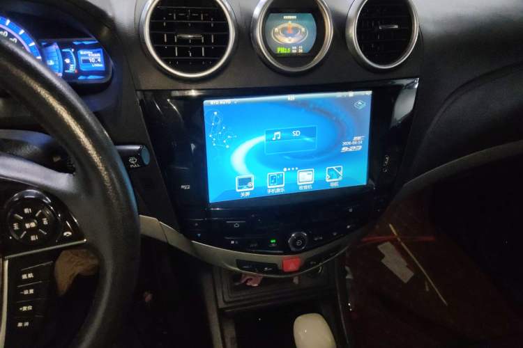 Used BYD S7 2015 2.0T Upgraded Automatic Luxury Version Audio And AC Panel