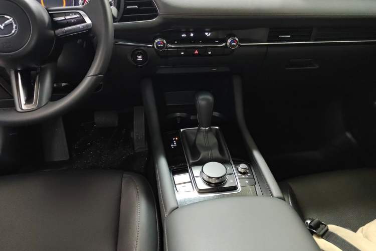 Used Mazda 3 Axela 2023 2.0L Automatic Zhiya Edition Gear Lever