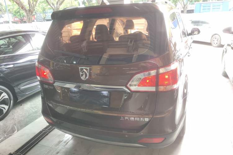 Used Baojun 730 2015 1.8L Manual Comfort ESP Version 7-seater