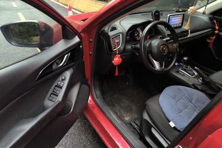 Used Mazda 3 Axela 2016 Sedan 1.5L Automatic Comfort Model Driver Seat