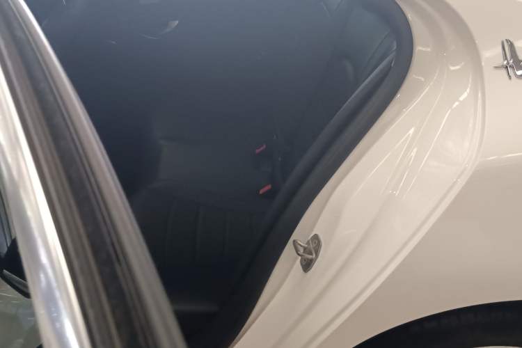 Used Mercedes-Benz C-Class 2016 C 200 L 4MATIC Sport Edition Left Rear Seat