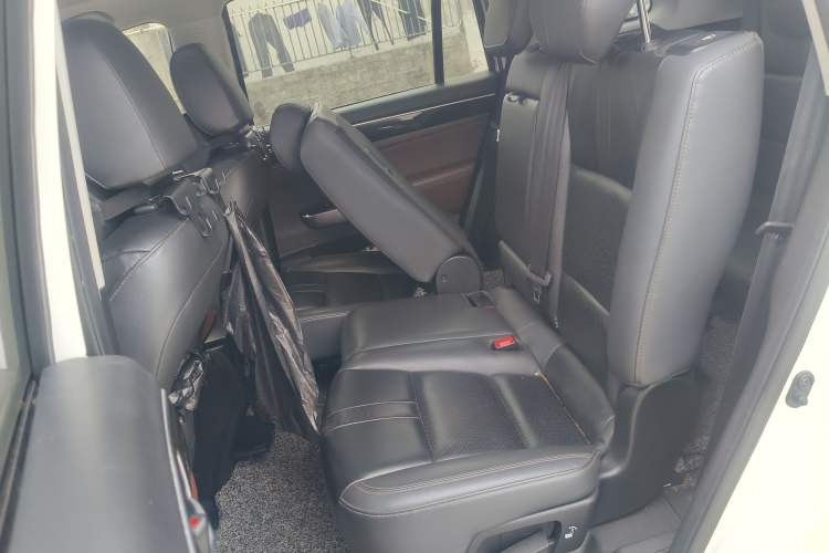 Used GAC Trumpchi GS8 2017 320T Two-Wheel Drive Luxury Smart Connectivity Version (7 Seats)
