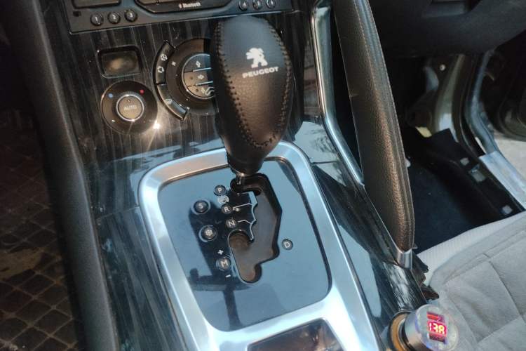 Used Peugeot 3008 2013 1.6THP Automatic Prestige Edition Gear Lever