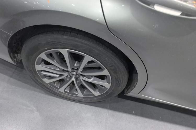 Used Lexus ES 2022 200 Excellence Edition Right Rear Wheel Hub