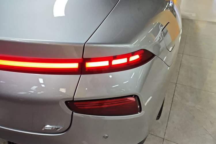 Used XPeng P7 2020 670N Right Rear Taillight