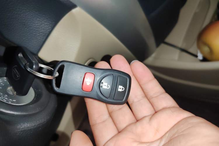 Used Nissan Livina 2015 1.6XE Manual Comfort Edition Interior 1