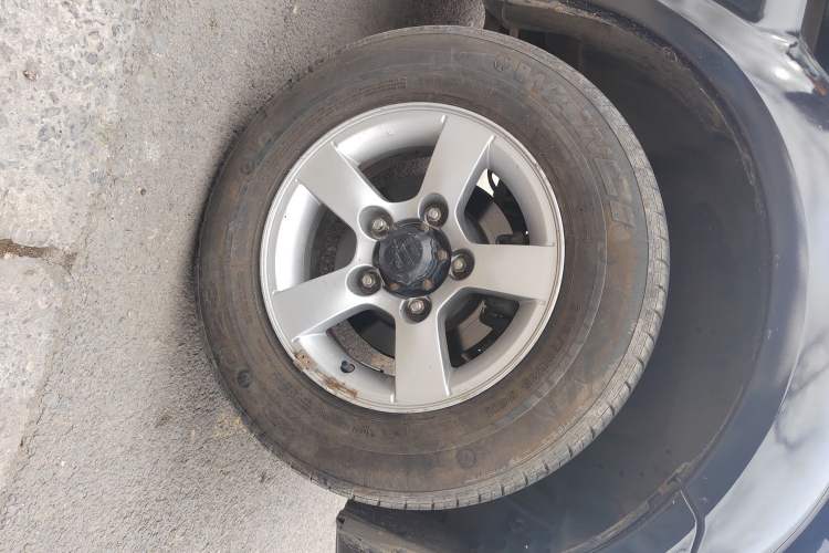 Used Suzuki Jimny 2010 1.3 MT Fashion Limited Edition Right Front Wheel Hub