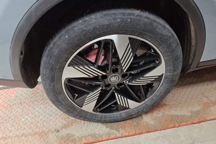 Used BYD Tang New Energy 2023 DM-i Champion Edition 112KM Prestige Model Right Rear Wheel Hub