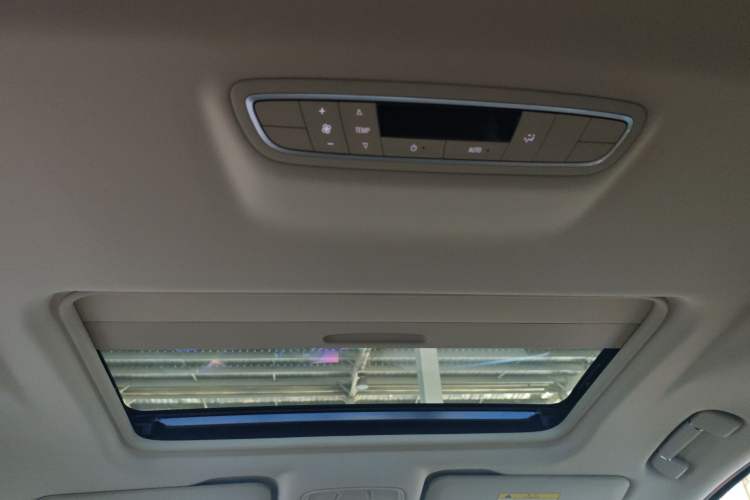 Used Buick GL8 New Energy 2025 Lushang First-Drive Edition 7-Seater
