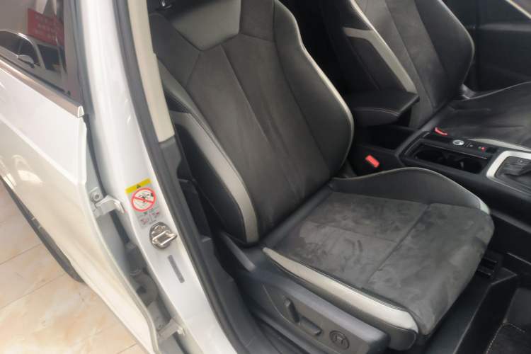 Used Audi Q3 2022 40 TFSI Fashion Dynamic Model