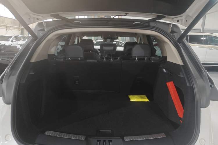 Used Lincoln Corsair 2024 2.0T Four-Wheel Drive Prestige Edition Trunk